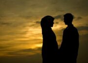 Arti Mimpi Dichat Mantan Menurut Islam: Simbol Kenangan Lama yang Kembali?