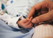 Arti Mimpi Dikasih Bayi Laki-Laki Menurut Islam: Pertanda Keberkahan atau Amanah?