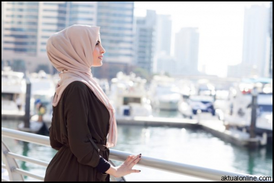 Hijab Traveler Style Hijab ke Gunung - Eminence Solutions