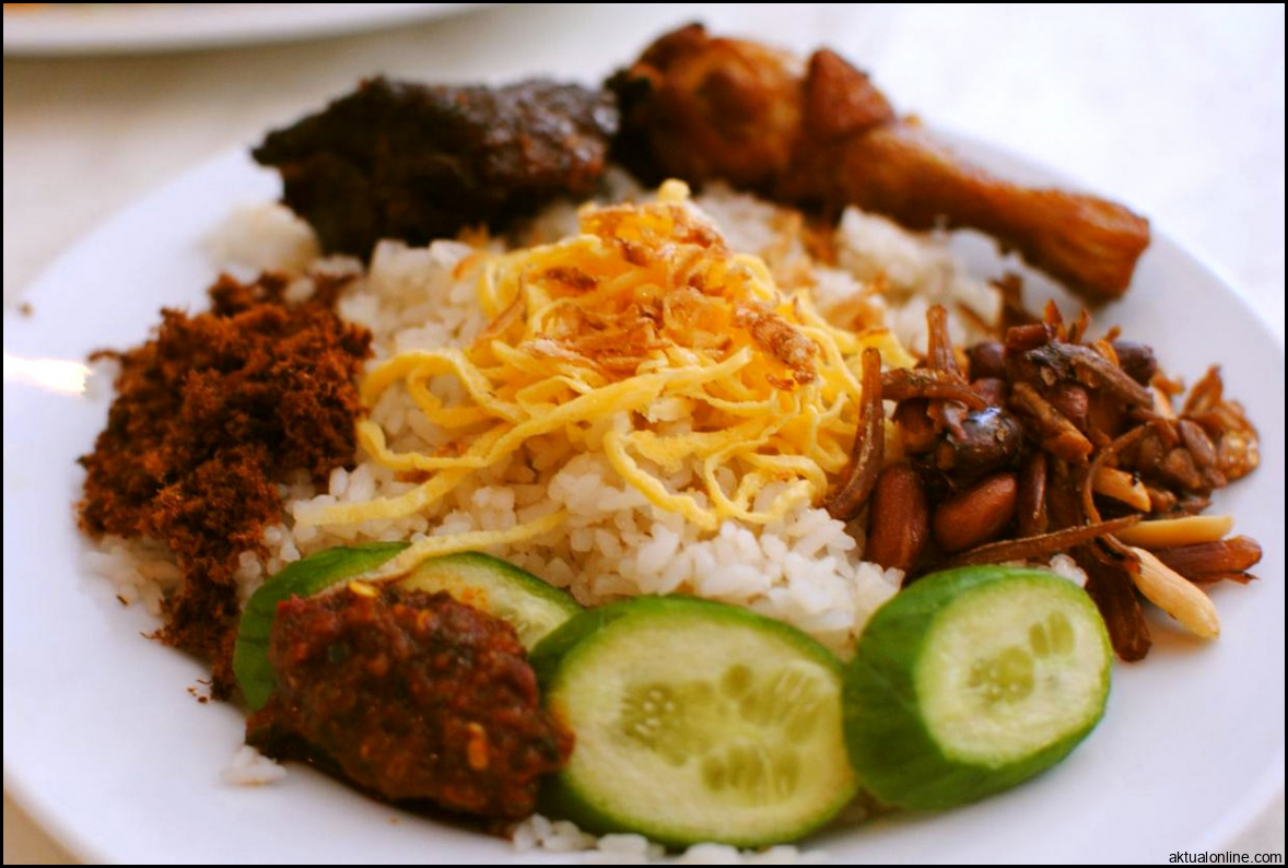 keuntungan dari Jualan Nasi Uduk Pinggir Jalan Malam Hari